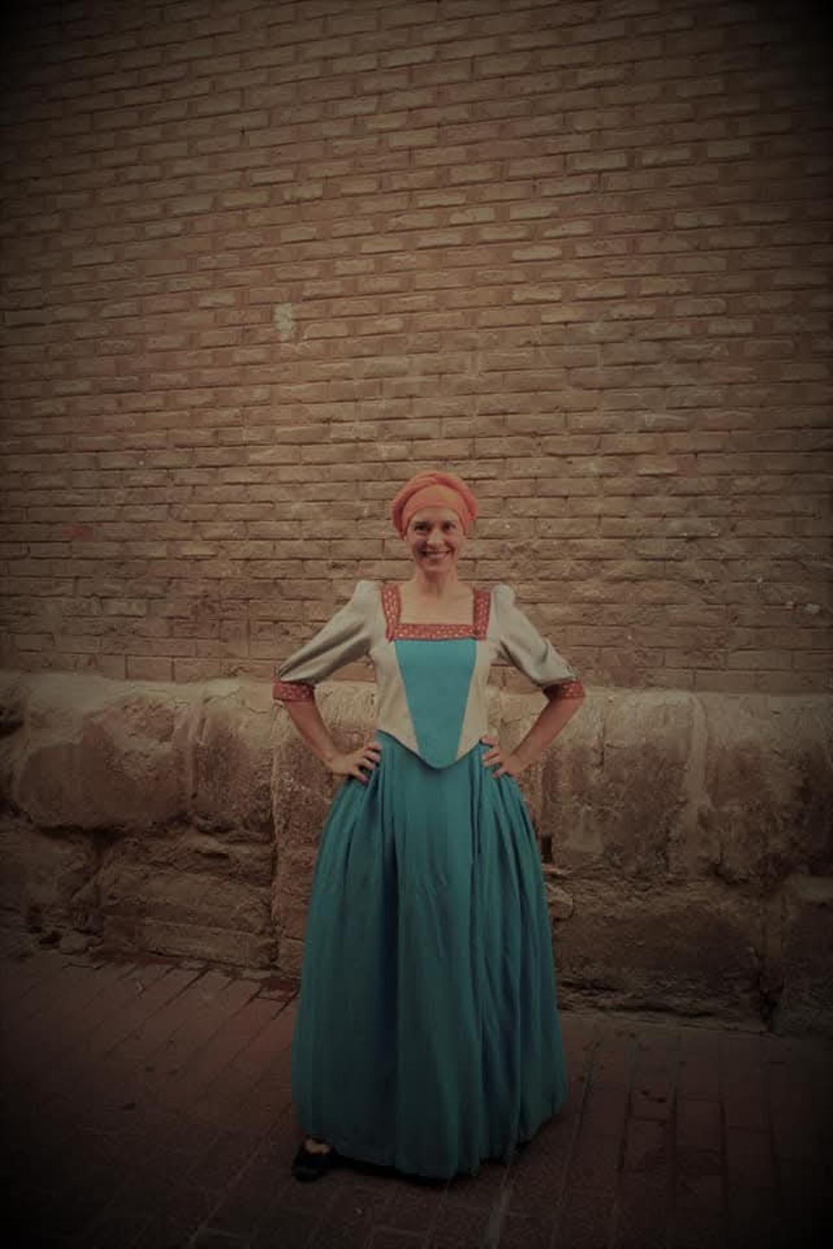 La actriz Susana Martínez durante una de las visitas teatralizadas en Zaragoza.