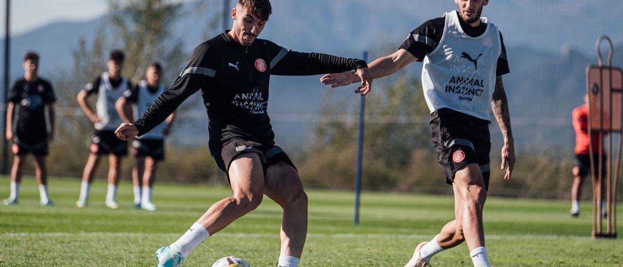 Valery i Santi Bueno, ahir a la Vinya, durant el darrer entrenament abans del partit