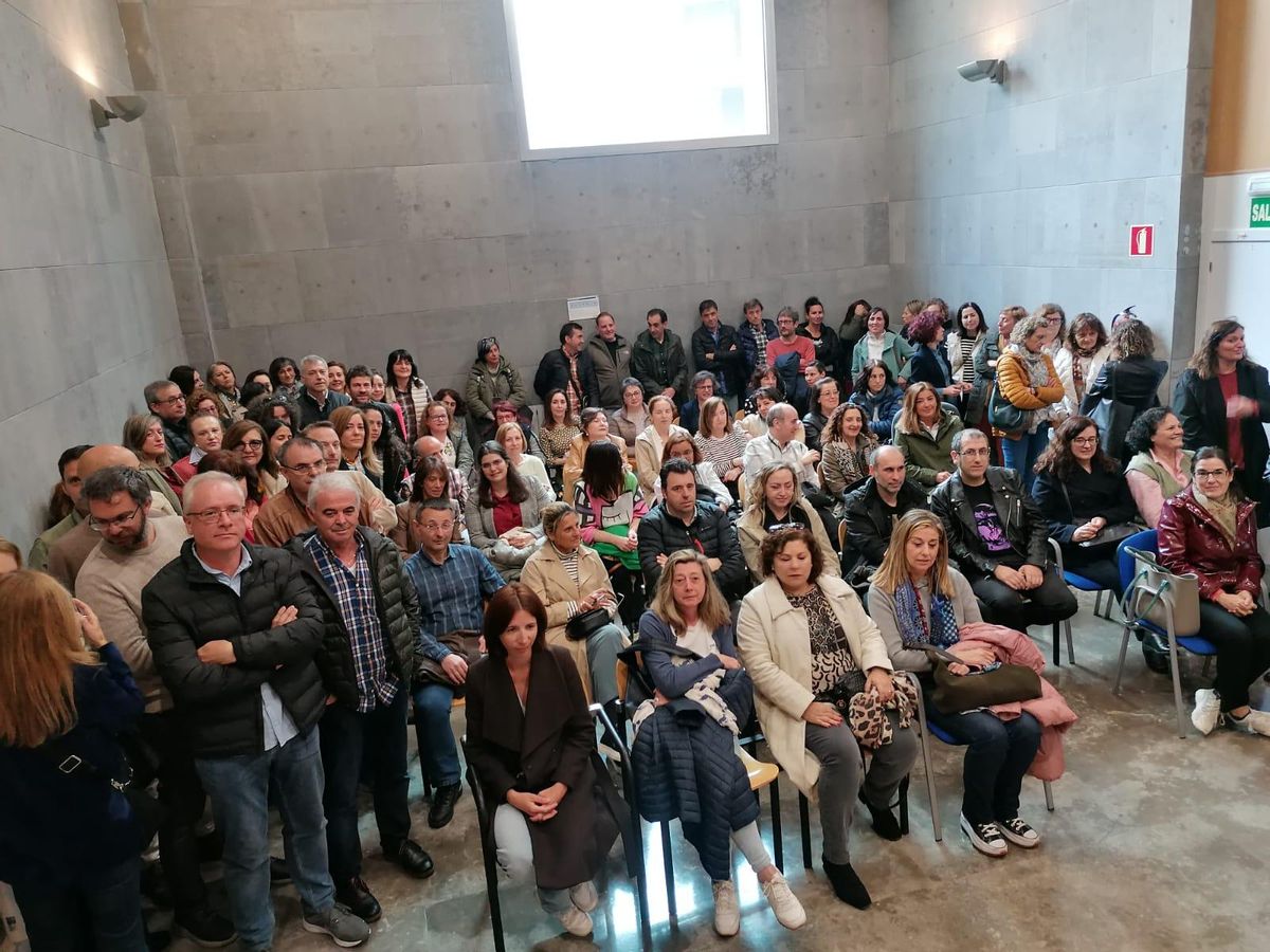 Los funcionarios de Oviedo, reunidos en asamblea.