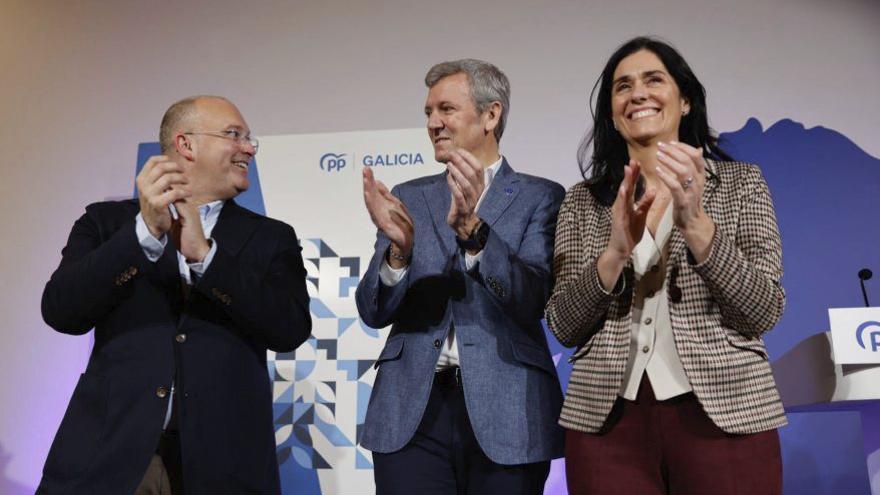 Miguel Tellado, Alfonso Rueda y Paula Prado. | Xoán Álvarez
