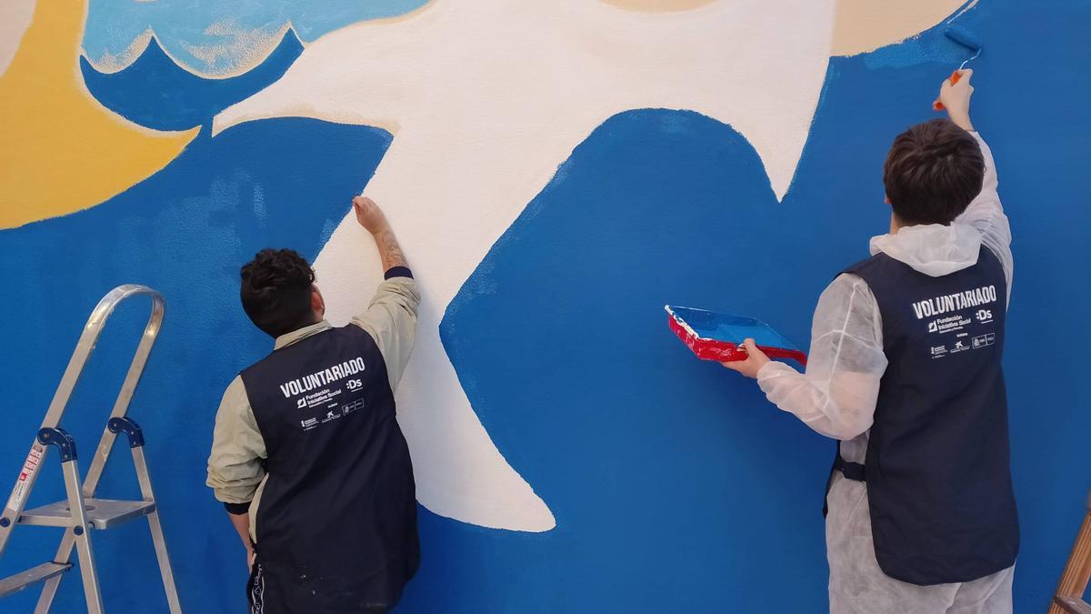 Iniciativa "Pinta tu cole" en el Mora Puchol de Alicante
