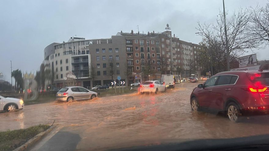 En imágenes: la borrasca Juan provoca el corte de carreteras en Badajoz