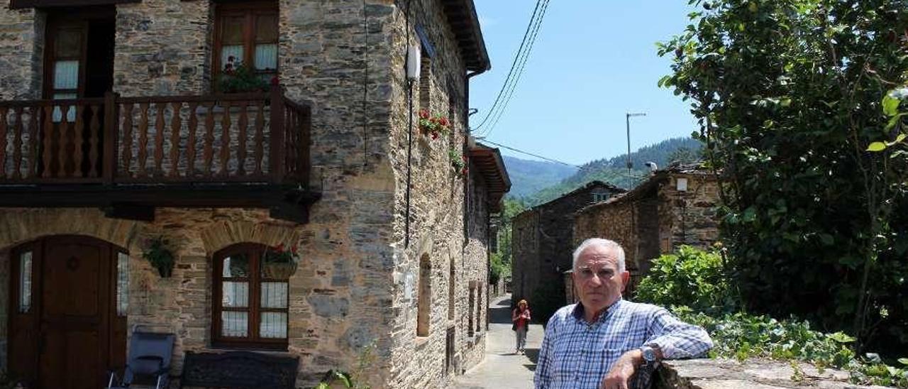 Manuel Calvín, en Vega de Zarza (Taramundi).