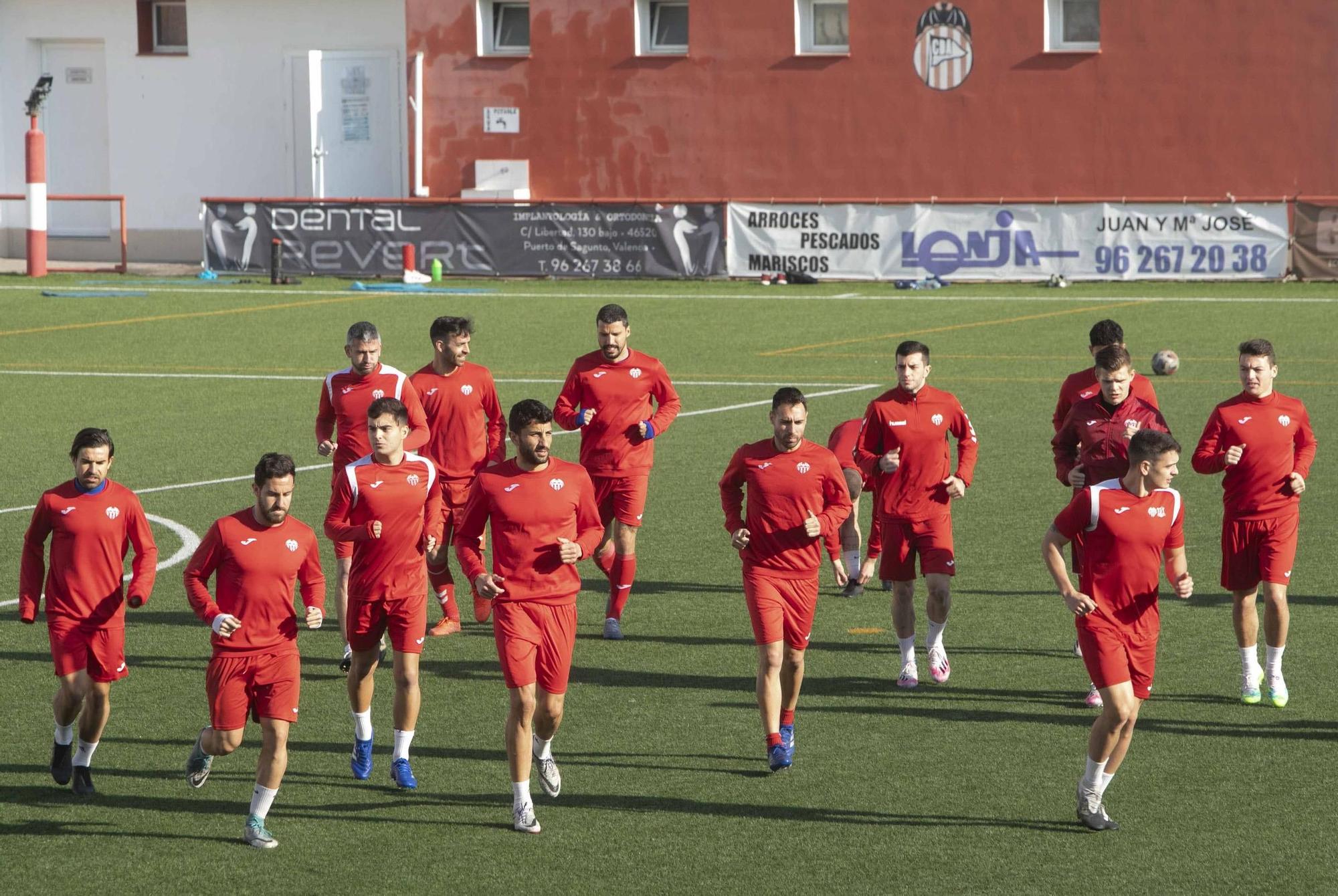 El Atletico Saguntino ya entrena en el campo del Acero CD