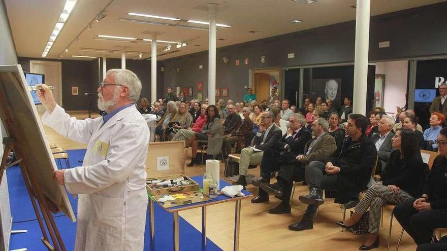 Manuel Araújo, El Chileno, pintó un cuadro durante la celebración del 50 aniversario del Ateneo. // Iñaki Osorio