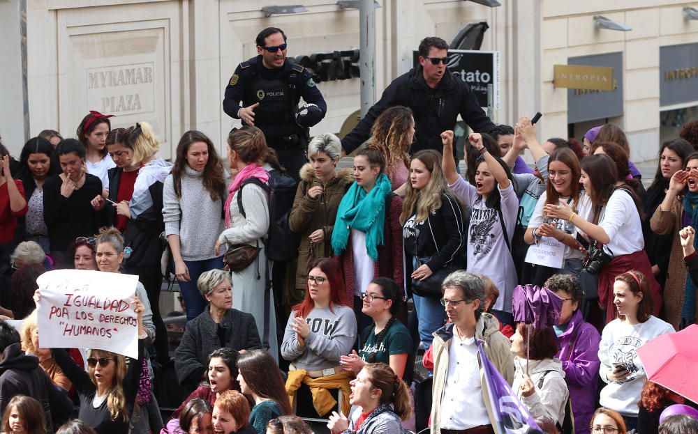 Concentración del 8-M en la plaza de la Constituci