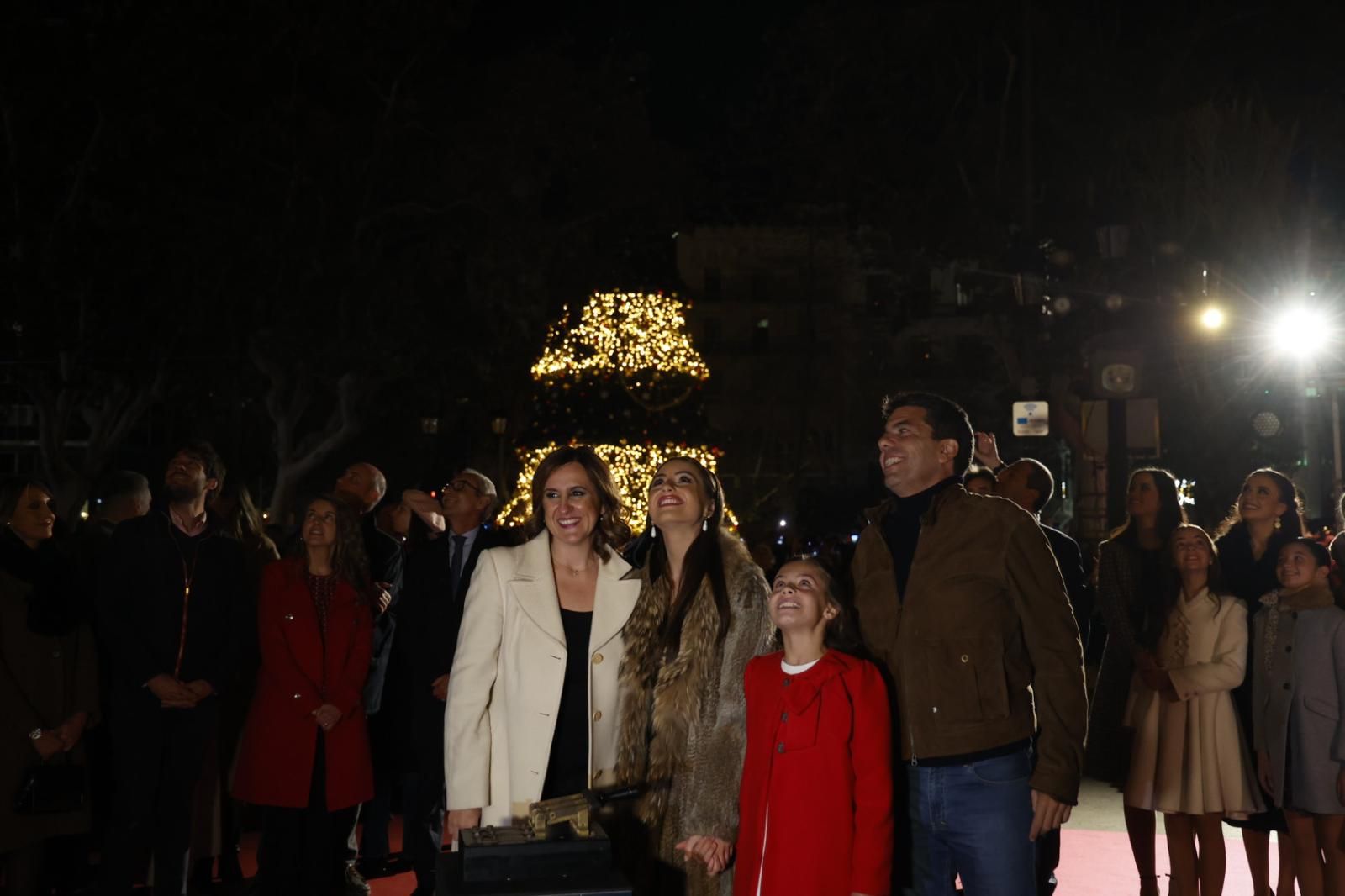 La Navidad llega a València con el encendido de luces