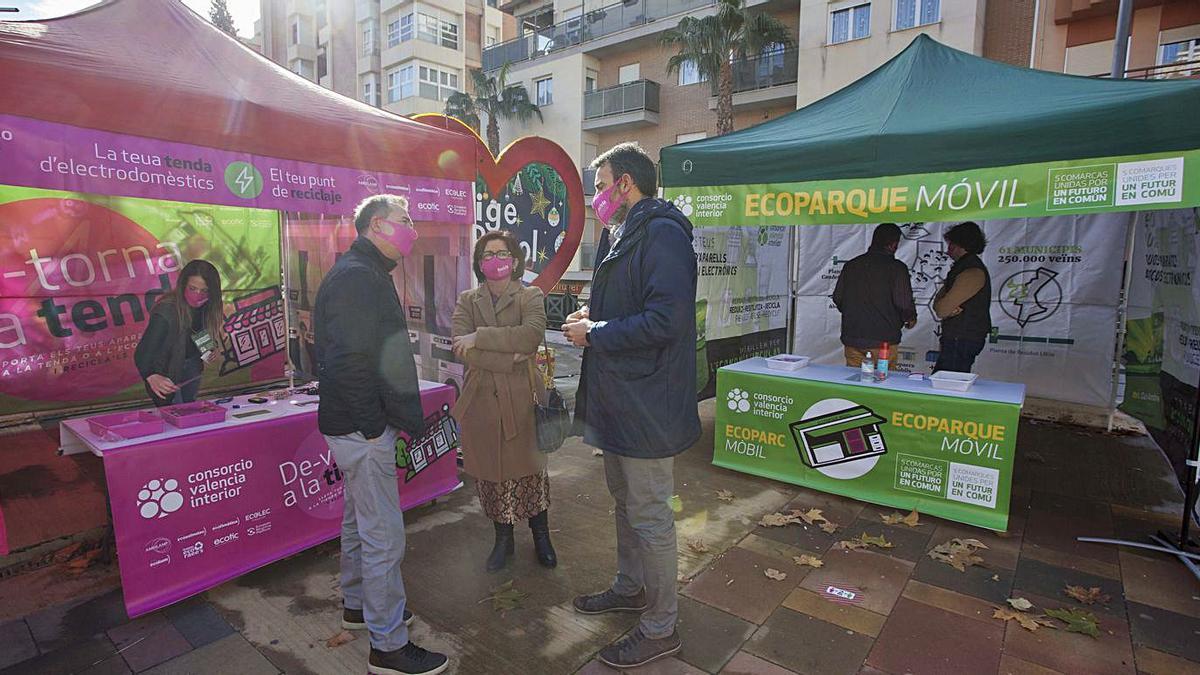 Presentación de la campaña ayer en Buñol, con R. Raga, J. Carrascosa y A. Rodríguez. | LEVANTE-EMV