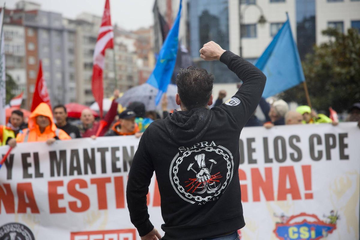 ESTIBADORES/ESTIBADORES EN LUCHA (150)