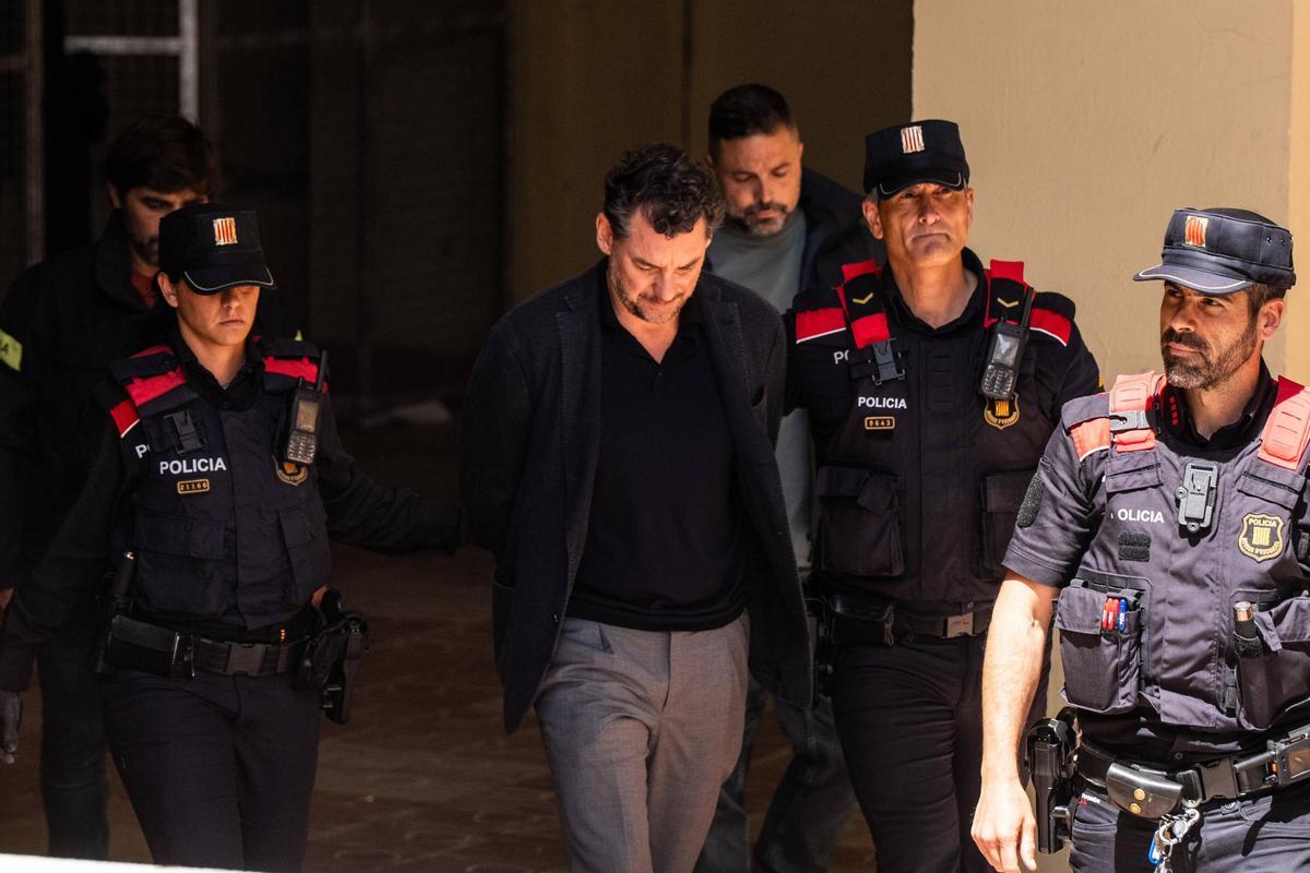 Jonathan Andic entrando a los jugzados de Martorell debido a la detencion por presunto homicidio de su padre Isak Andic.