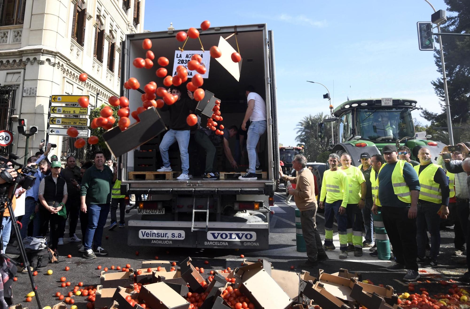 FOTOS: Las protestas de los agricultores murcianos el 21F, en imágenes