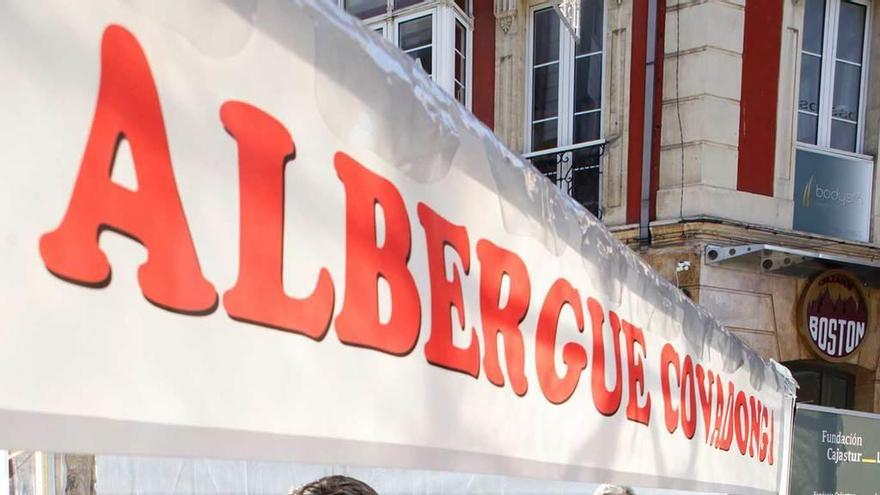 Asistentes al maratón de villancicos del Albergue Covadonga.