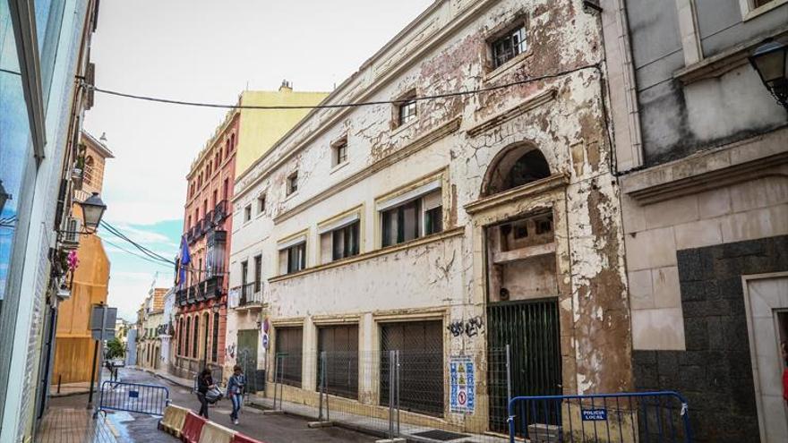 Comienzan las obras para convertir Las Tres Campanas de Badajoz en un hotel