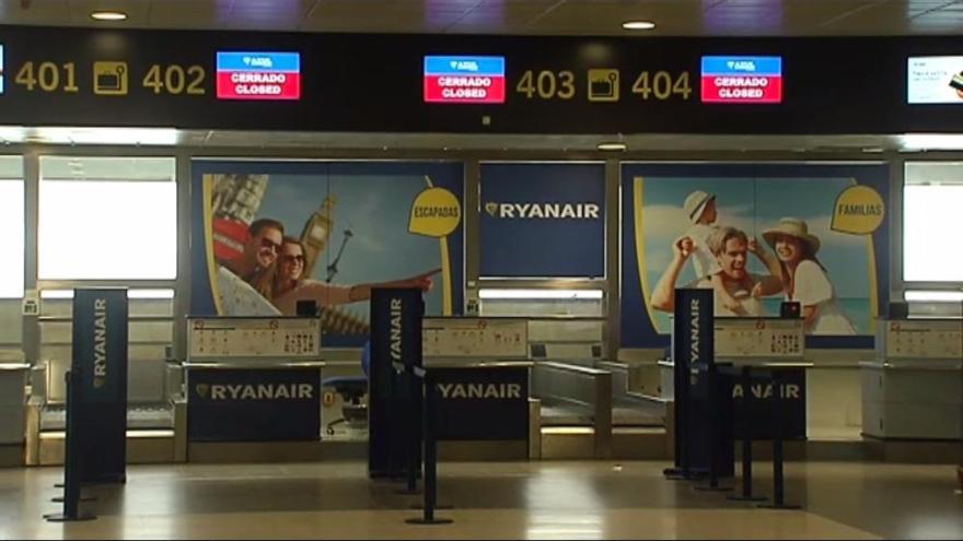 Ryanair cierra sus bases en Canarias