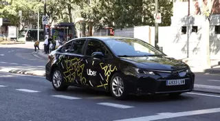 Los taxistas piden vigilar las licencias de Uber y Cabify tras el fin de la moratoria