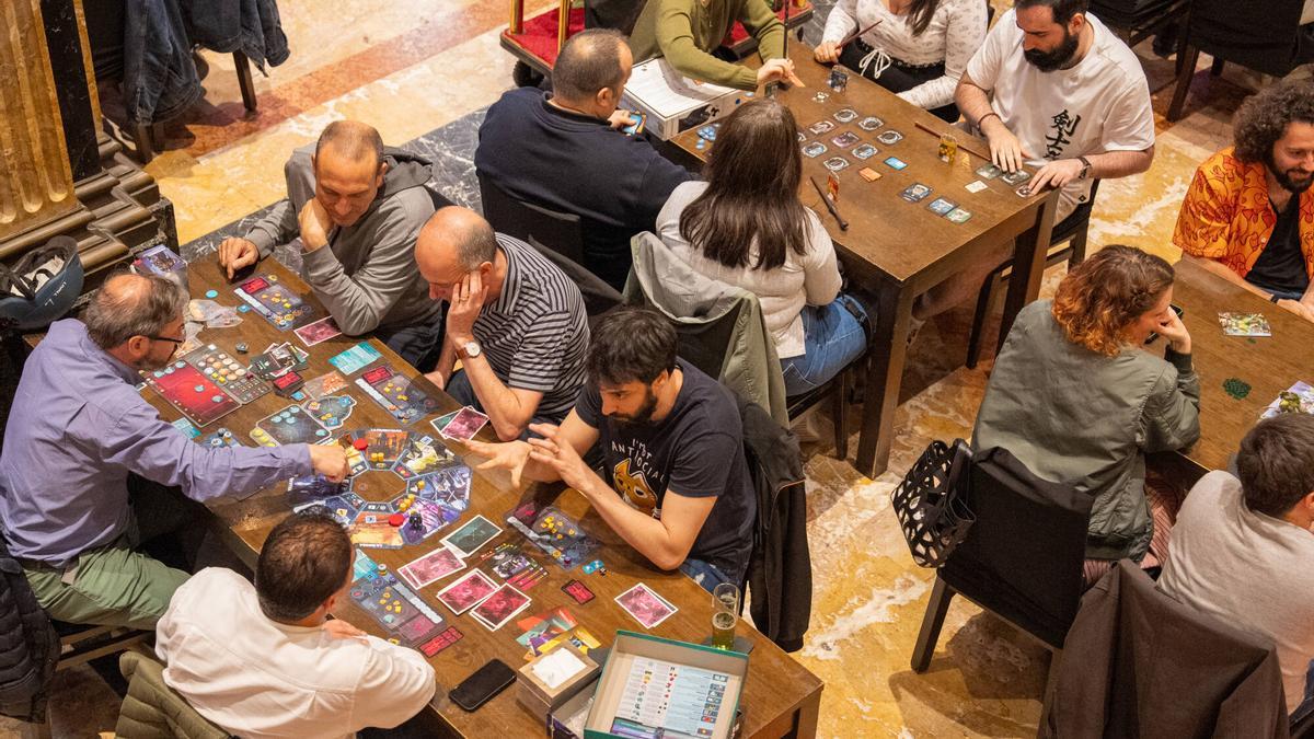 Encuentro de juegos de mesa en la Estación de França de Barcelona organizado por Kleff.