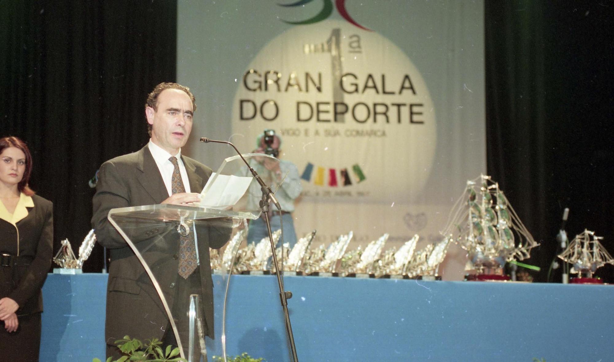Celebración de la primera Gran Gala do Deporte de Vigo e a súa comarca celebrada en el recinto de Cotogrande en 1997 Magar.jpg