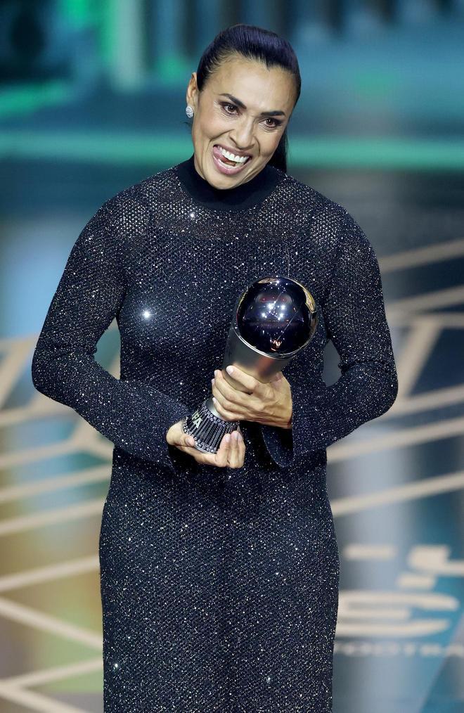 Gala Premios The Best FIFA 2023. Las mejores imágenes de los ganadores. Premio especial de la FIFA para Marta Vieira