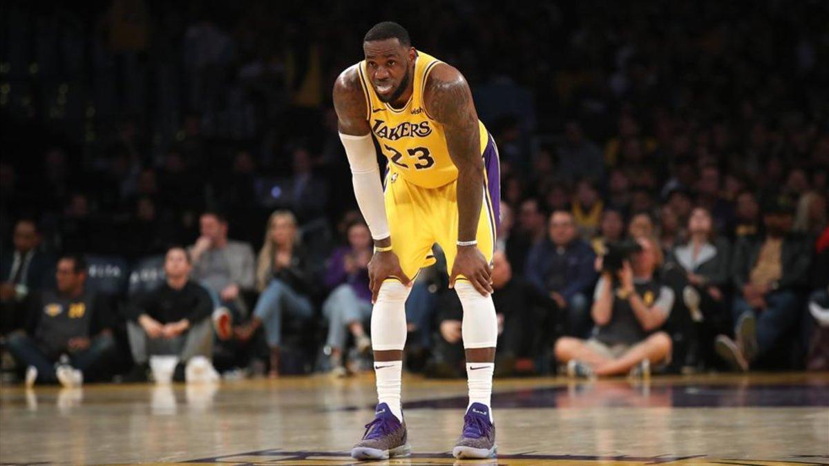 LeBron James ha liderado a unos Lakers a quedar otra vez fuera del play-off