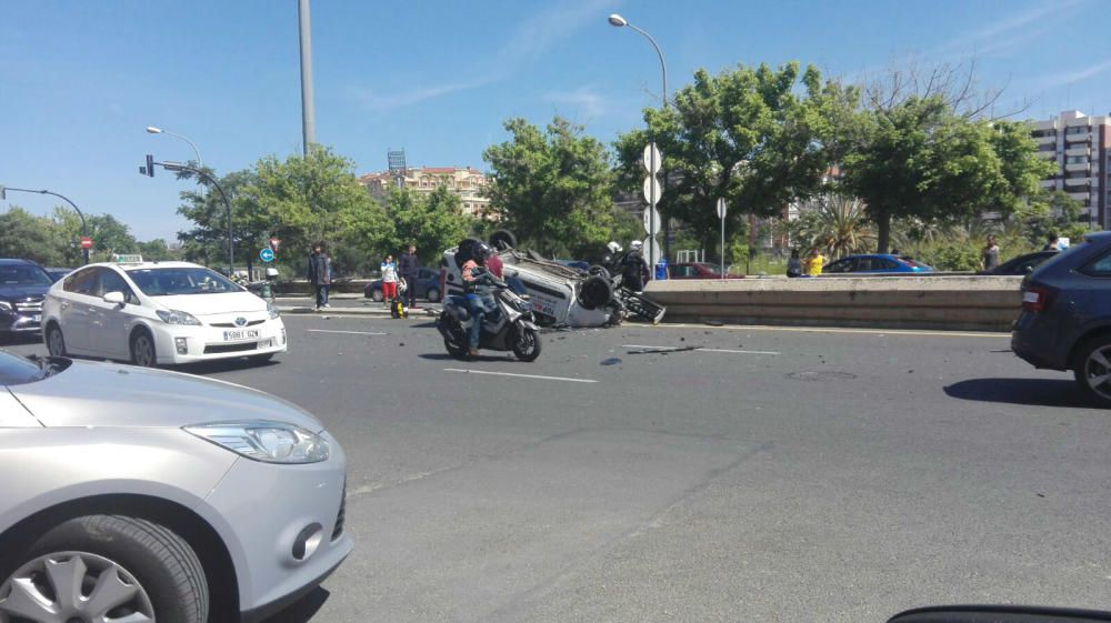 Una mujer muere en un aparatoso choque con un conductor ebrio en València