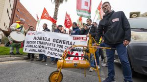 Primera jornada de huelga de los trabajadores del transporte en Granada