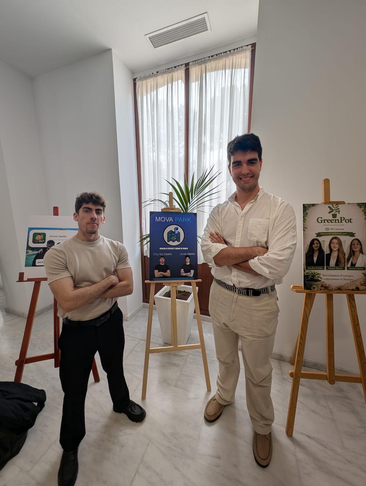 Los ganadres del primer premio con MovaPark.