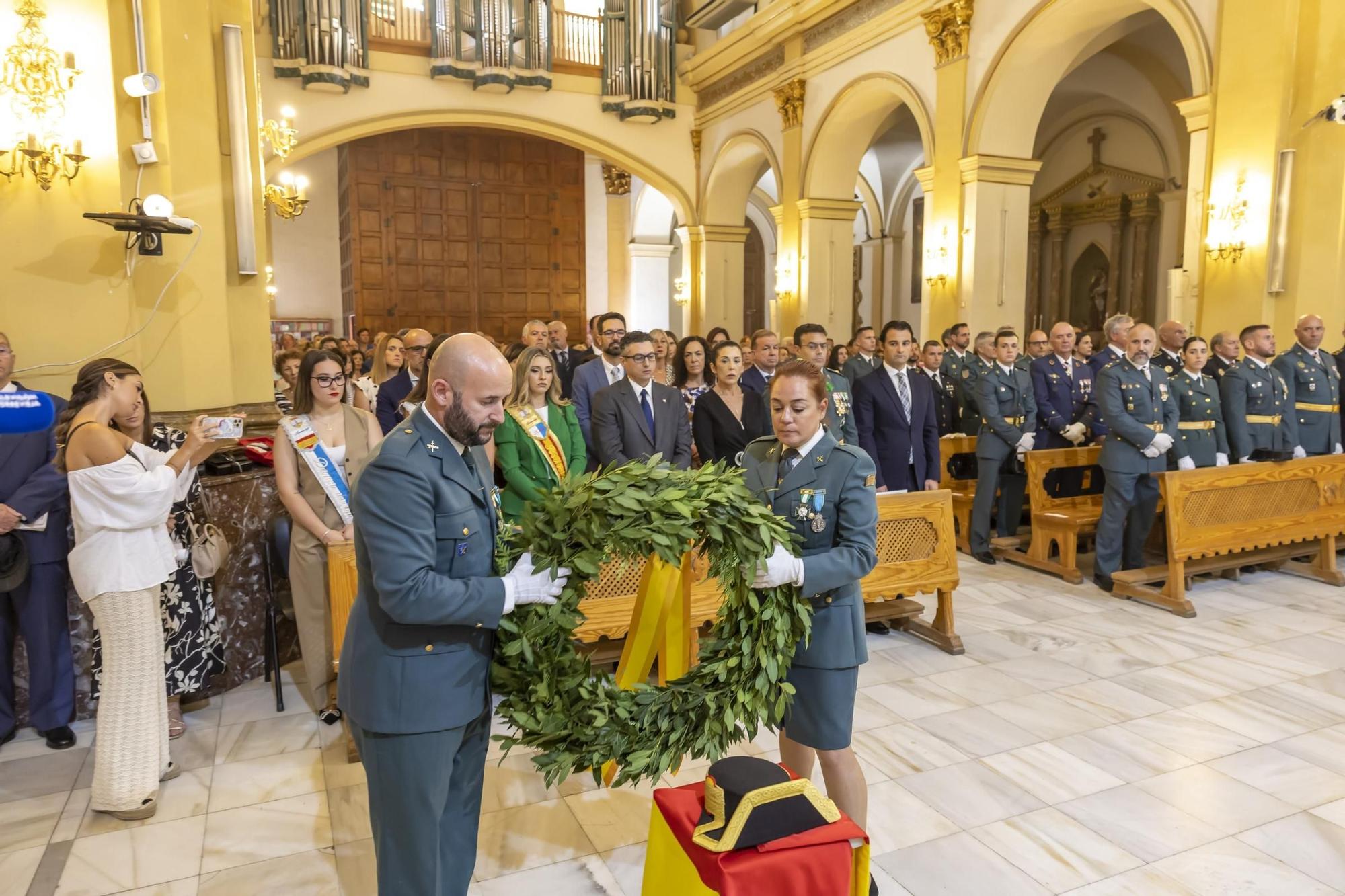 Misa en honor a la patrona la Virgen del Pilar y acto castrense por la Fiesta Nacional de la Guardia Civil de Torrevieja