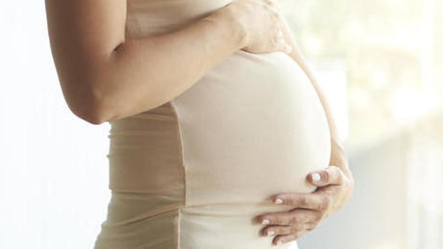 Las embarazadas no podrán estar acompañadas en el parto