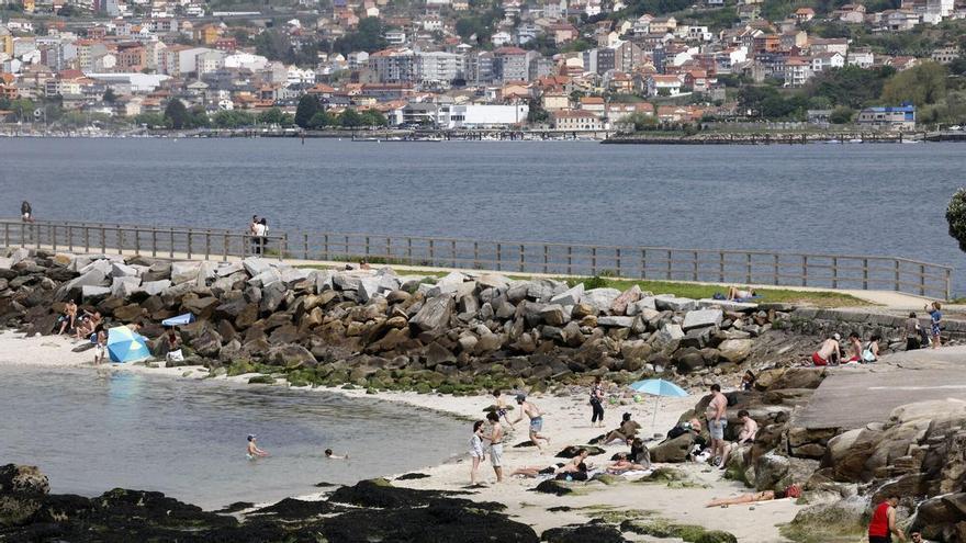 Vigo reabre al baño la playa de A Punta tras mejorar la calidad del agua