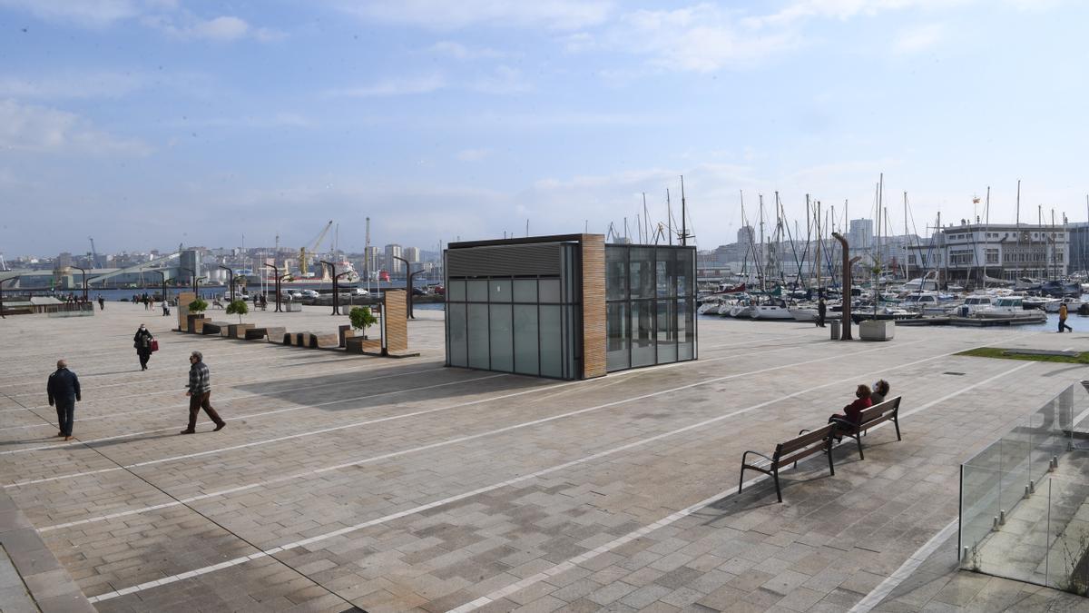 La Marina coruñesa, un día soleado de primavera.