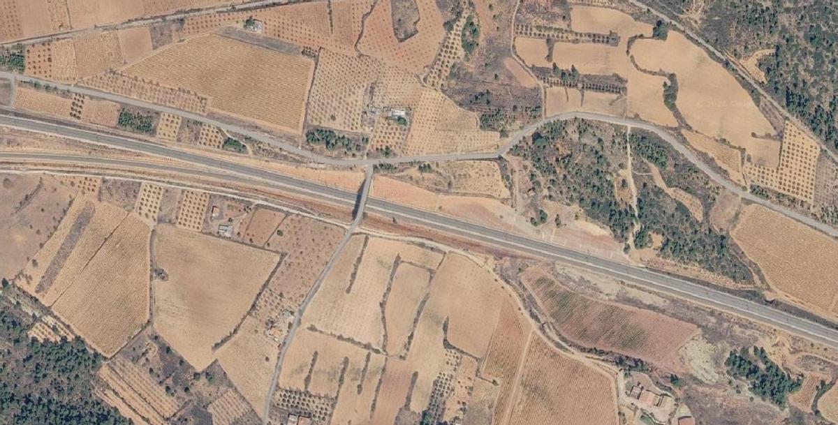 Punto de la actual vía de Cercanías 3 de Requena, con las vías de Alta Velocidad que discurren por la zona de El Rebollar de forma paralela.