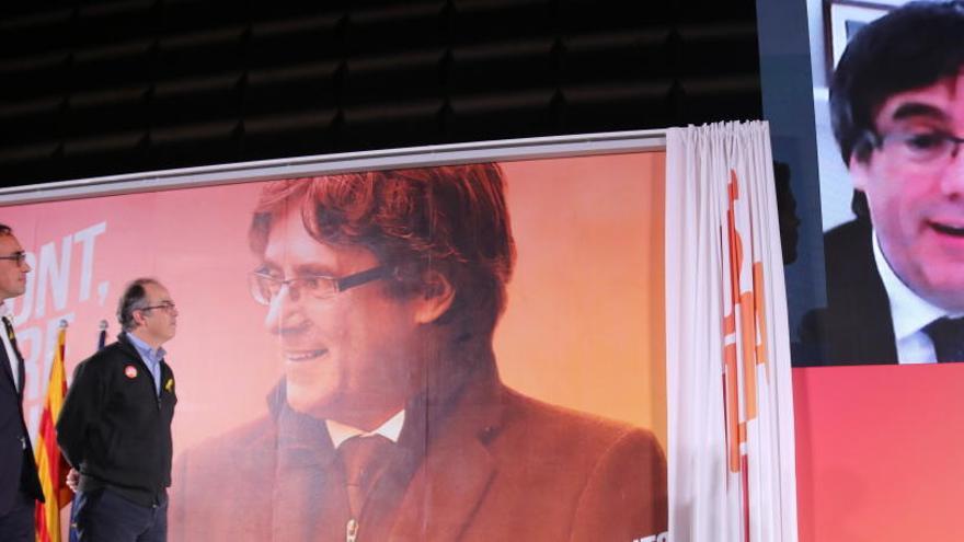 Puigdemont i els exconsellers no tenen previst tornar de Bèlgica abans de la constitució del nou Parlament