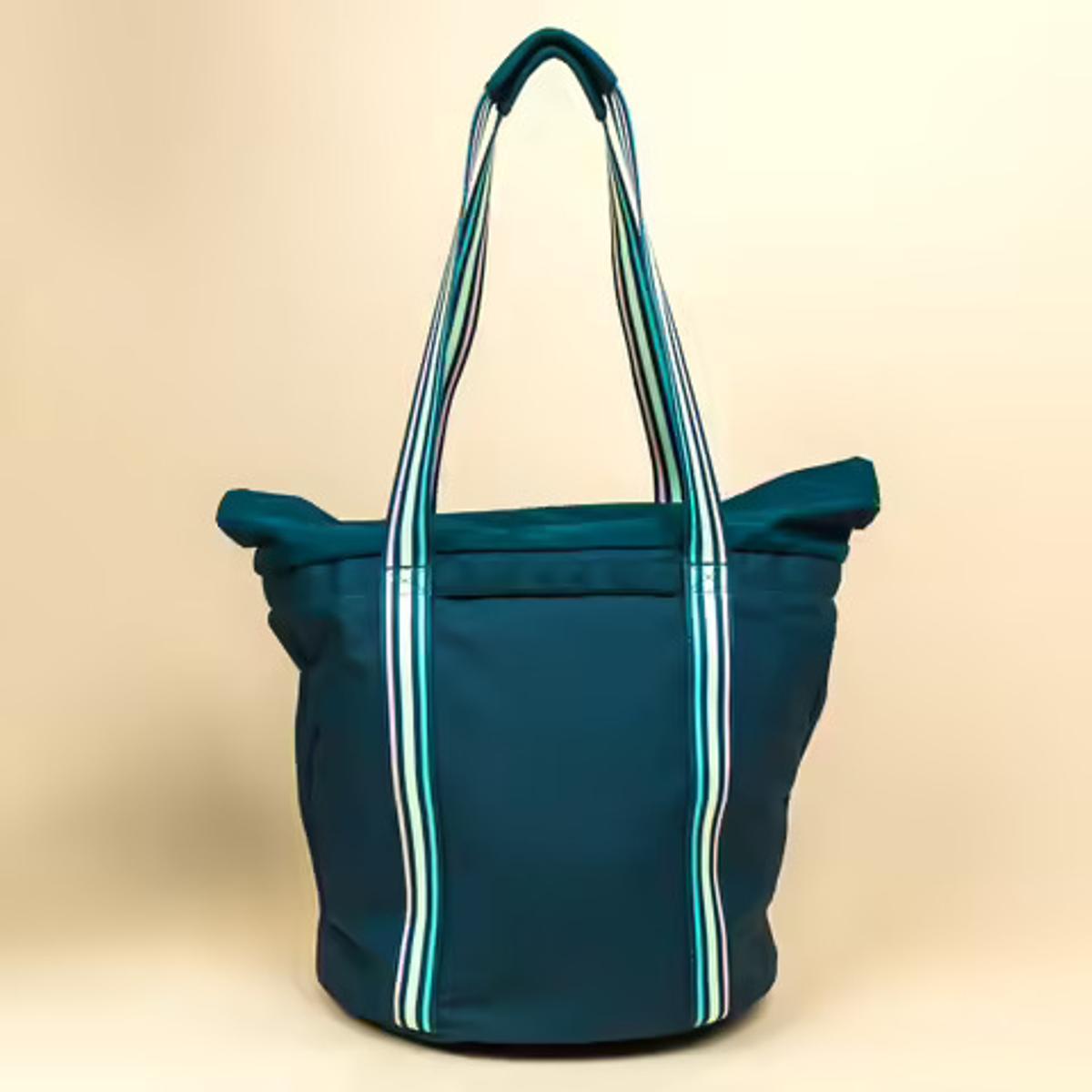 DECATHLON La bolsa de playa mas vendida del verano esta en Decathlon a un precio sorprendente