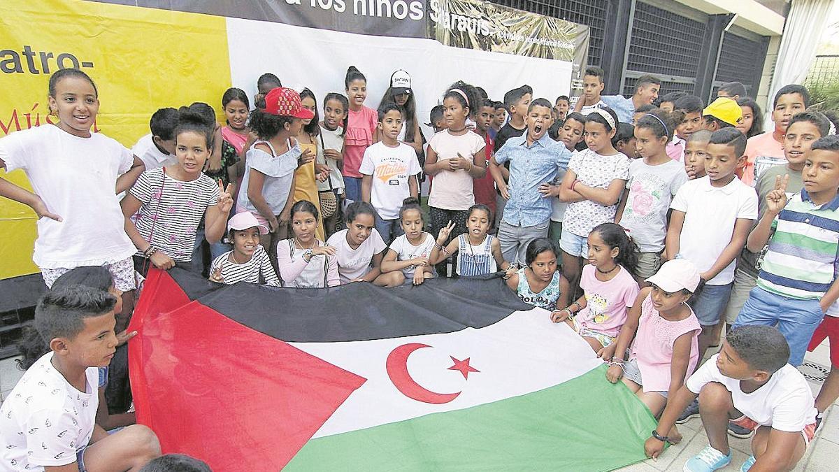 Foto de archico de los niños saharauis llegados a la provincia, gracias a Acansa.