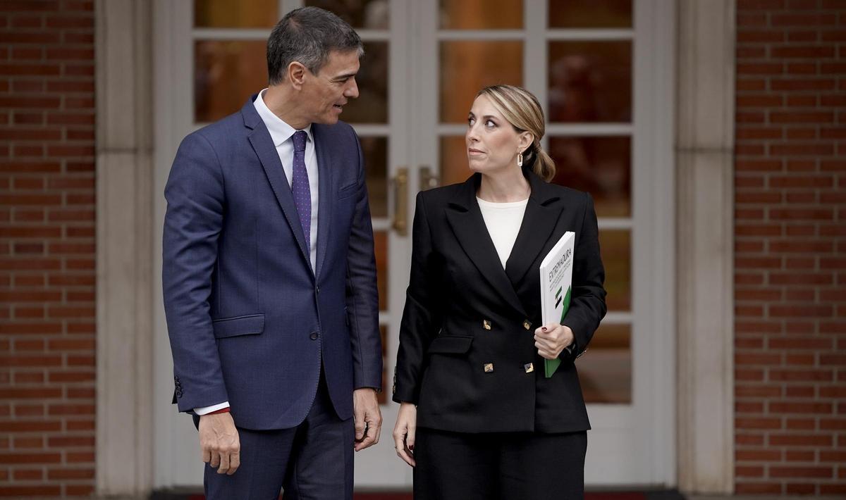 Pedro Sánchez recibe a Ana Guardiola en la Moncloa.
