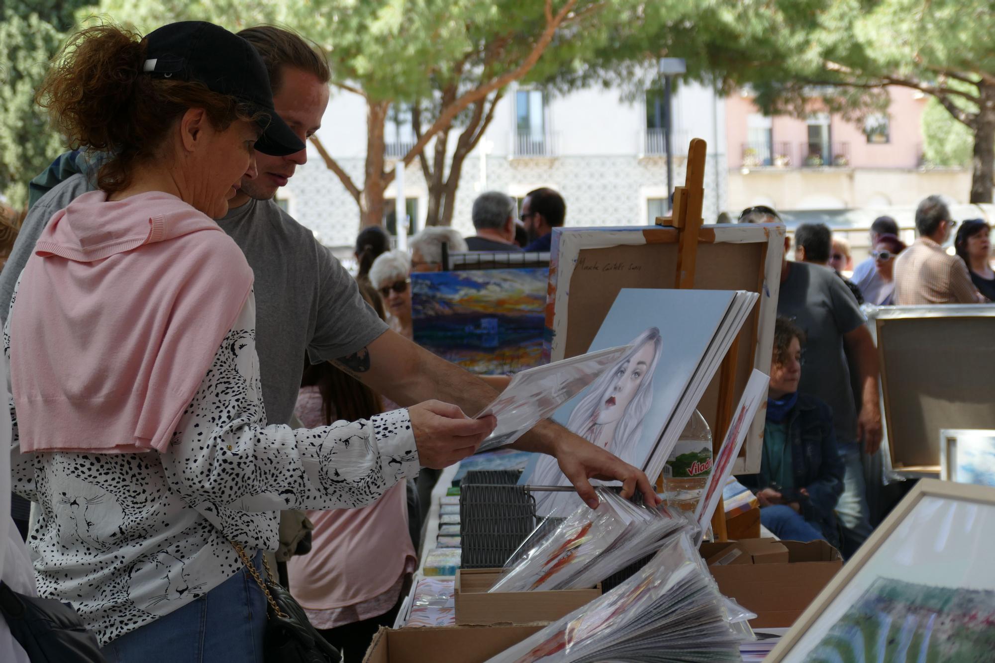 Carrers plens de gom a gom per les fires de l'1 de maig