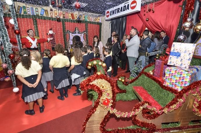 Inauguración de la Casa de la Navidad en el Centro Comercial Las Arenas -  La Provincia