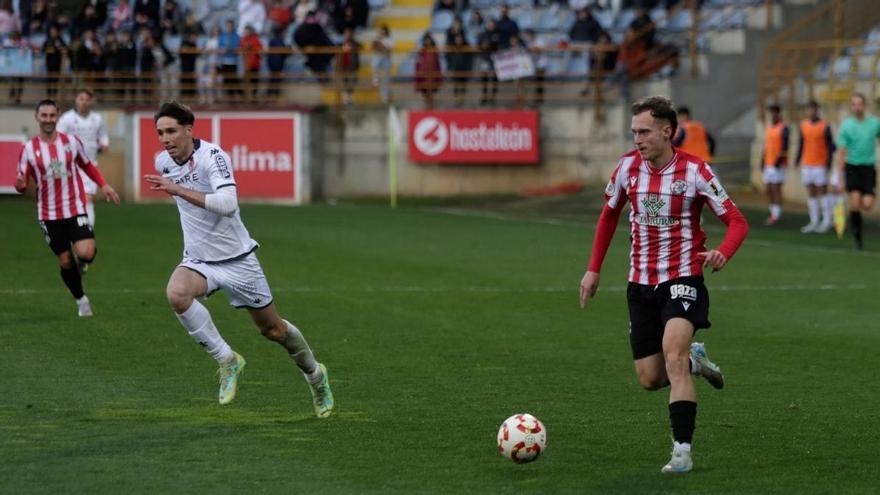 Cultural Leonesa - Zamora CF: El líder evita un gran triunfo rojiblanco en el Reino de León