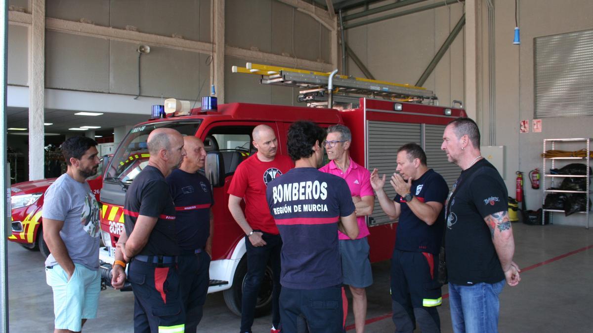 Bomberos del Consorcio de Extinción de Incendios en el parque de Lorca, estos días.