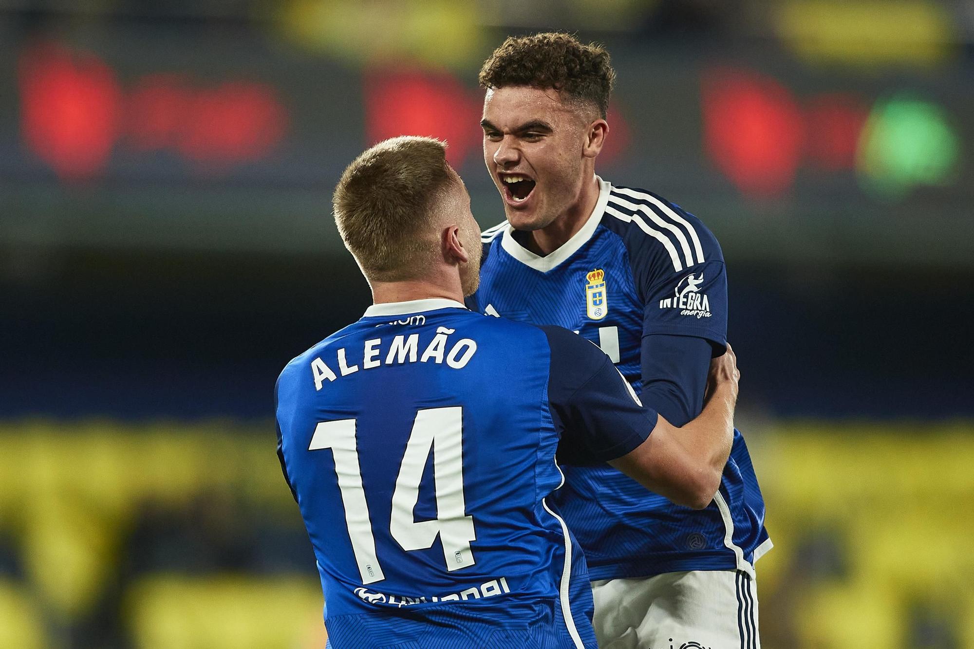 El partido entre el Villarreal B y el Real Oviedo, en imágenes