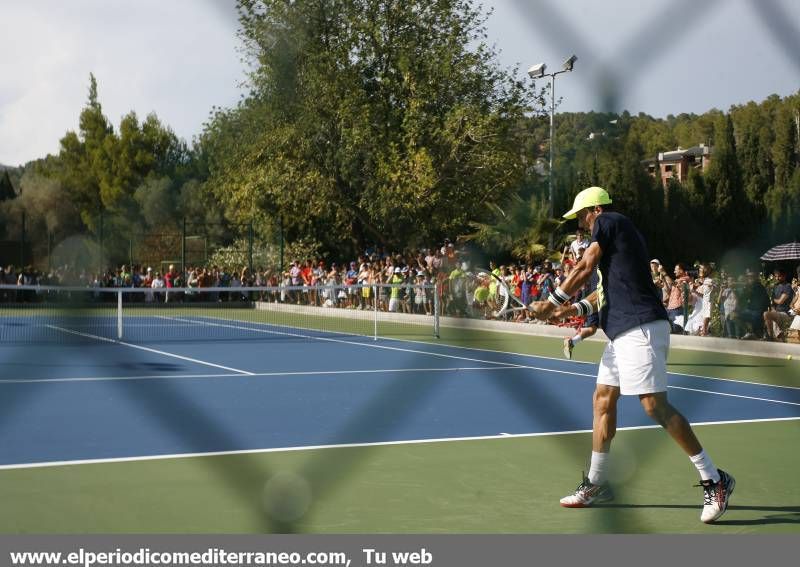 GALERÍA DE FOTOS- Bautista desata la locura peloteando con Ferrer en La Coma