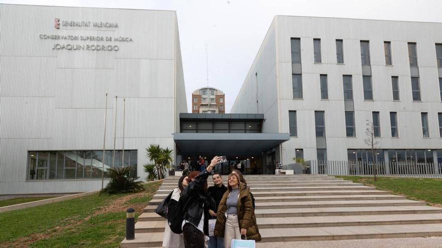 El PP valenciano pide que los universitarios de Enseñanzas Artísticas Superiores puedan optar a las becas de intercambio