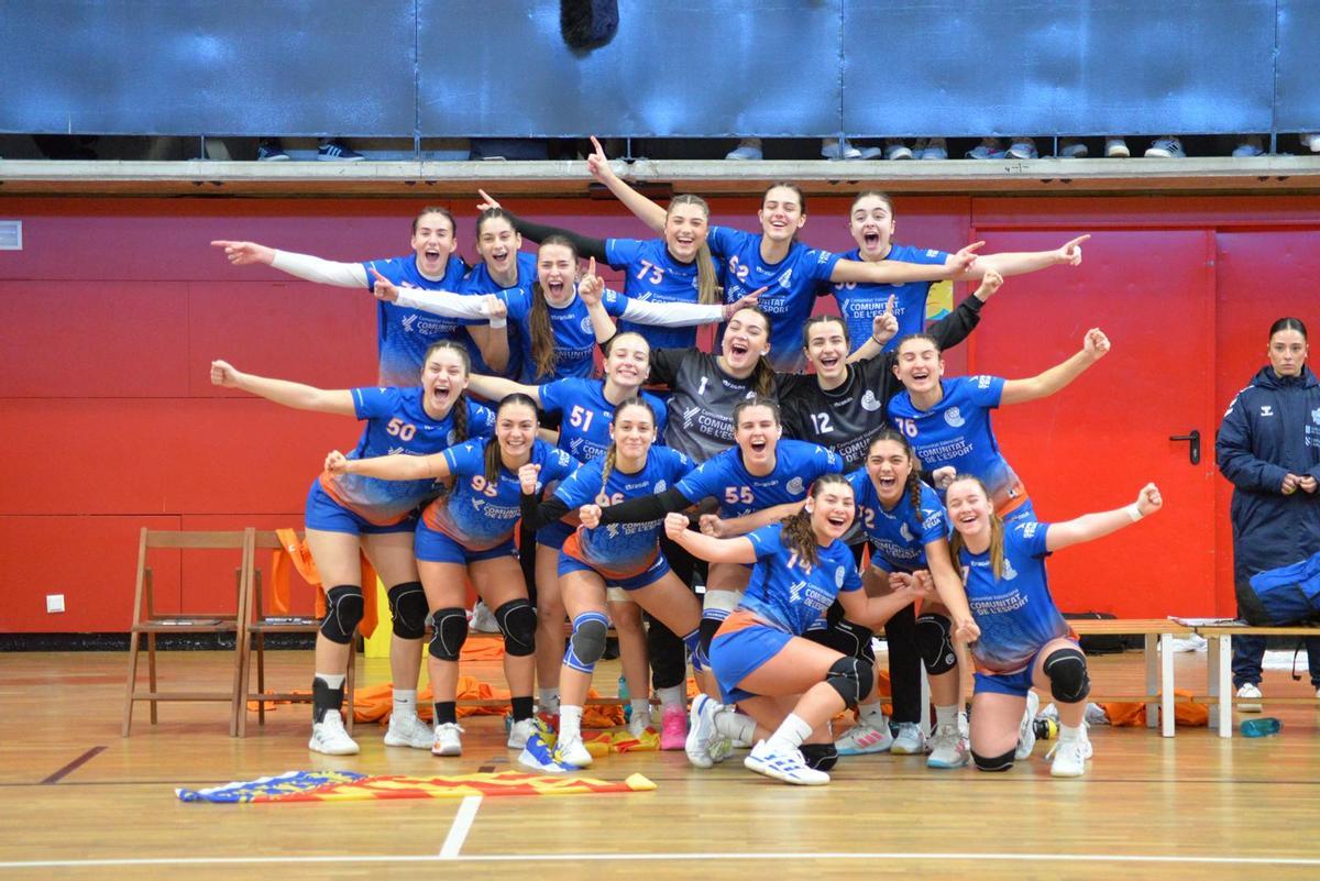 La selección juvenil femenina se proclamó campeona de España.