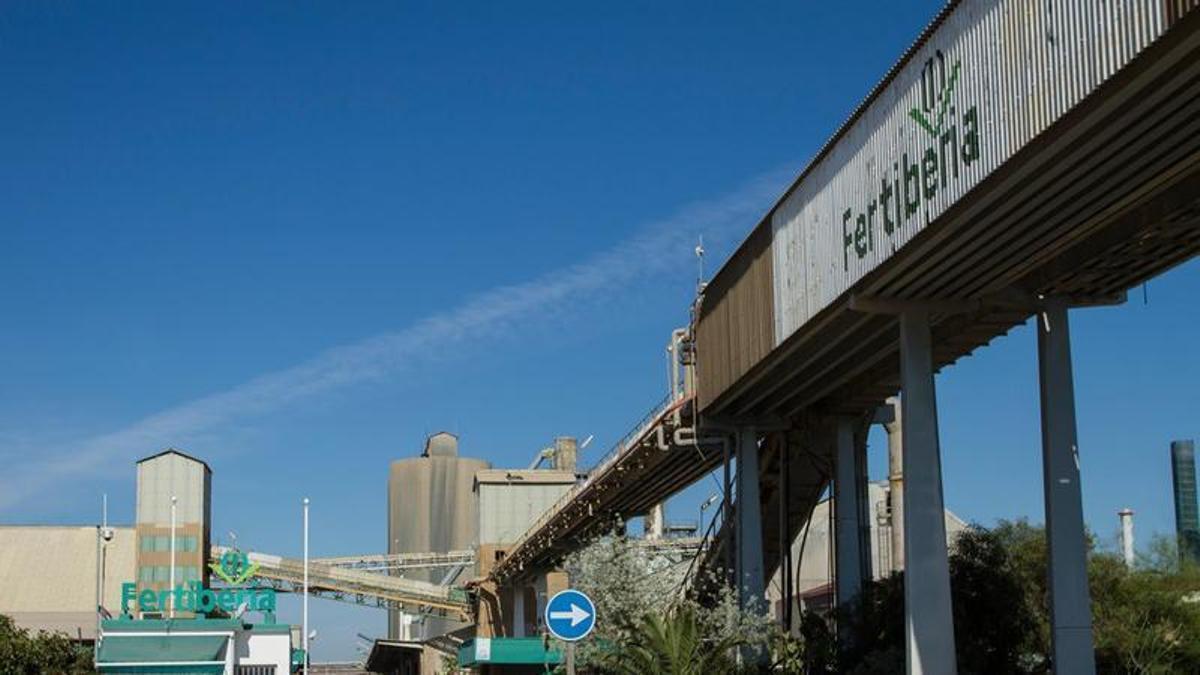 Instalaciones de Fertiberia, en Trasona.