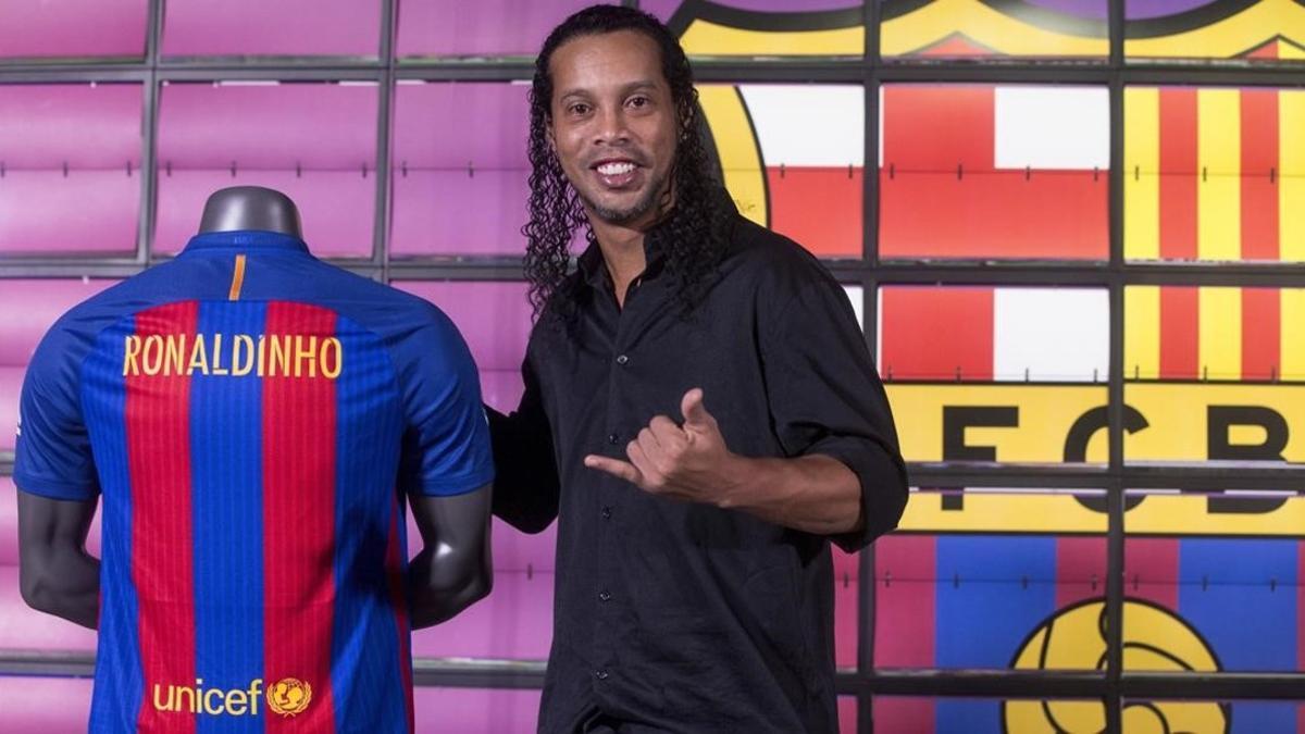 Ronaldinho, en su presentación como embajador del Barça el pasado mes de febrero.