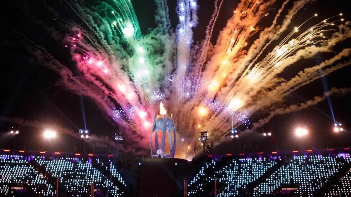 Fuegos artificiales durante la apertura de los Paralímpicos de PyeongChang