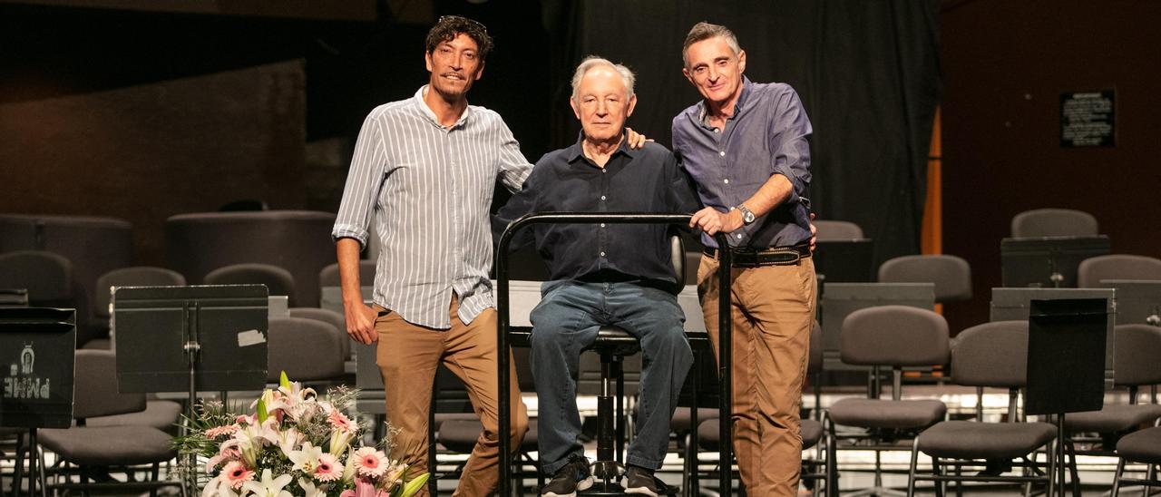 Iván Mérgola, Manuel Ramón Mas y Fernando Marina, ayer en Can Ventosa, antes del ensayo de la OSCE.