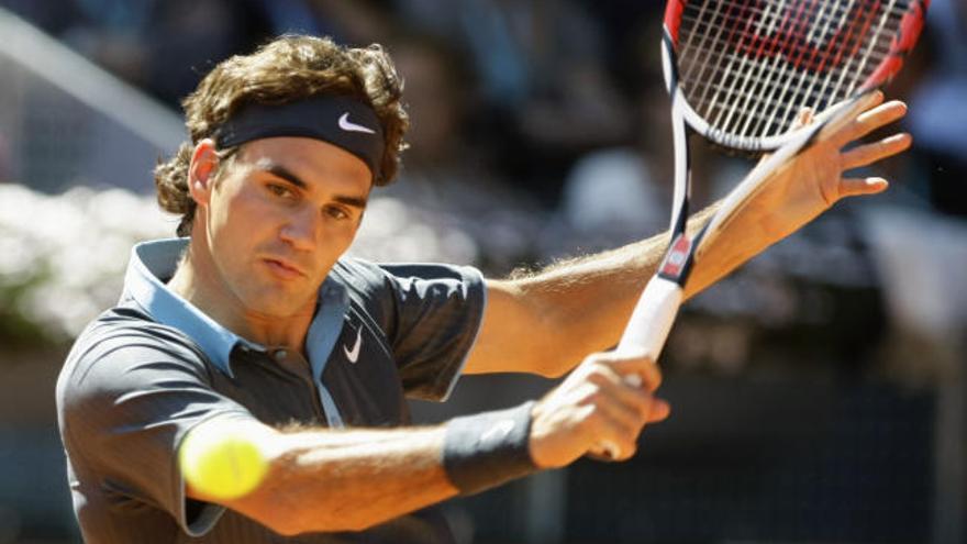 Federer vence a Nadal