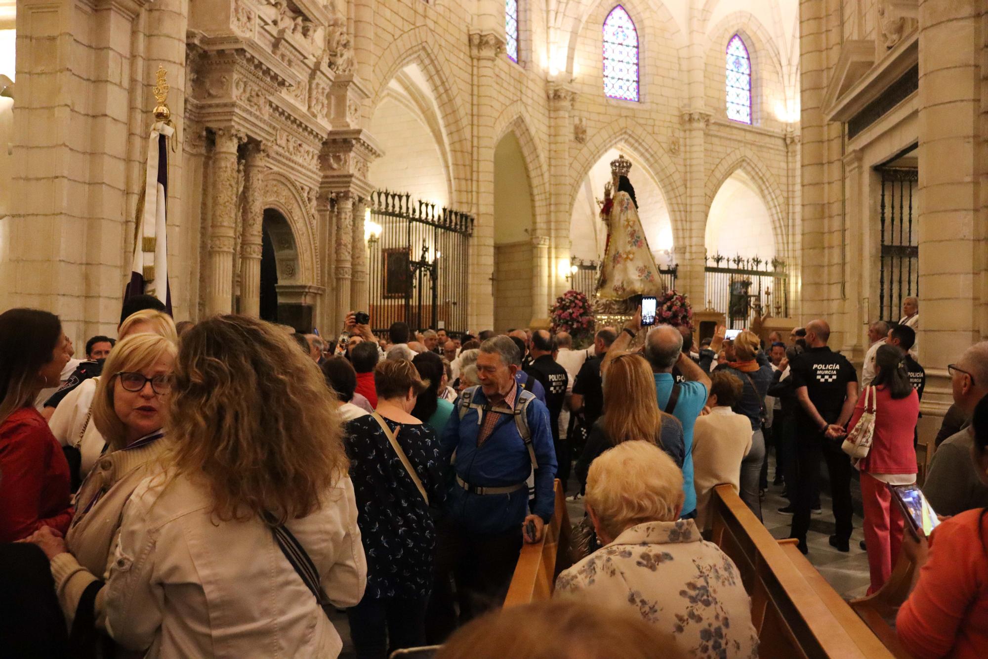 Las imágenes del regreso en romería de la Fuensanta a su santuario