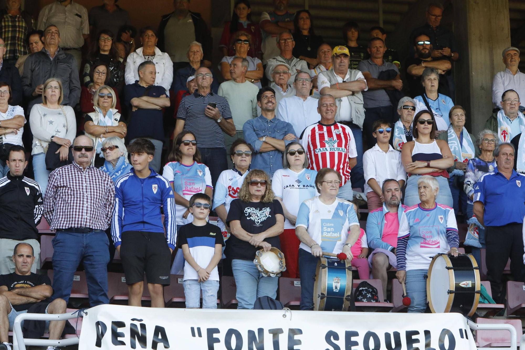 SD Compostela - Zamora CF: búscate en la grada